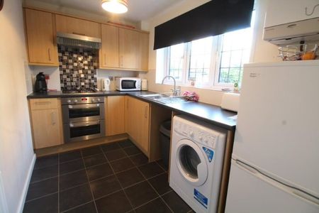 Morley Close, Yateley, GU46 - Photo 5