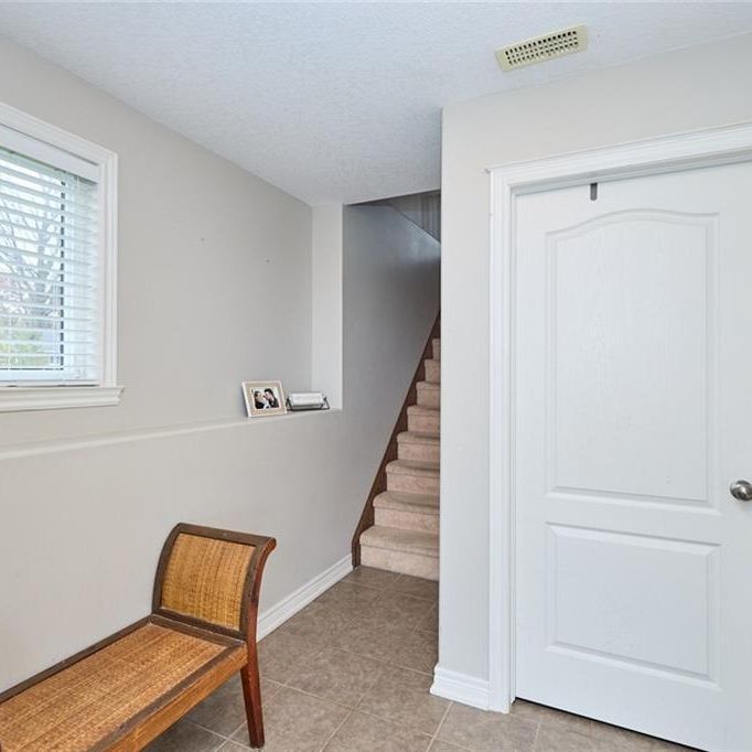 5052 CASSANDRA Drive, Beamsville, Ontario, L0R1B7 - Photo 1