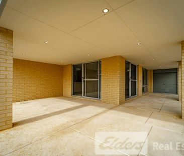 MODERN BEACH SIDE FAMILY HOME! - Photo 1