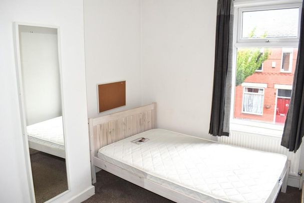 1 bedroom in a house share to rent - Photo 1
