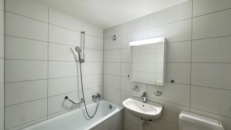 Rent a 2 ½ rooms apartment in Oensingen - Photo 5