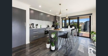 Modern home in Penguin - Photo 4