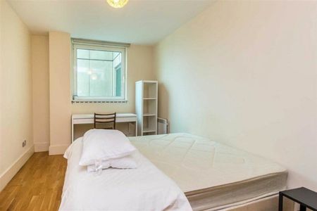 St. George Wharf, Vauxhall, SW8 - Photo 3