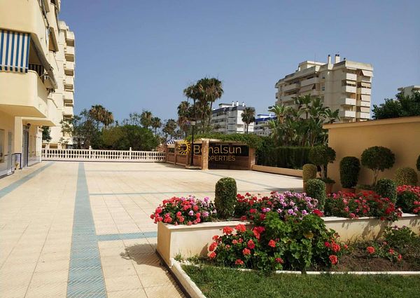 MID-SEASON. RENTS FROM 01/09/2024 - 30/06/2025 BEAUTIFUL PENTHOUSE WITH SEA VIEWS IN BENALMADENA