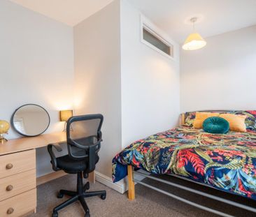 4 bedroom terraced house to rent - Photo 4