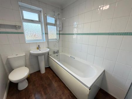 2 bedroom semi-detached house to rent - Photo 2