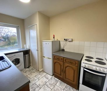 2 bedroom maisonette to rent - Photo 2