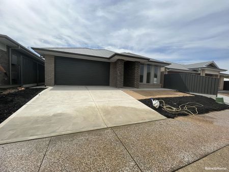 52 Highview Drive, Hillbank, SA 5112 - Photo 2