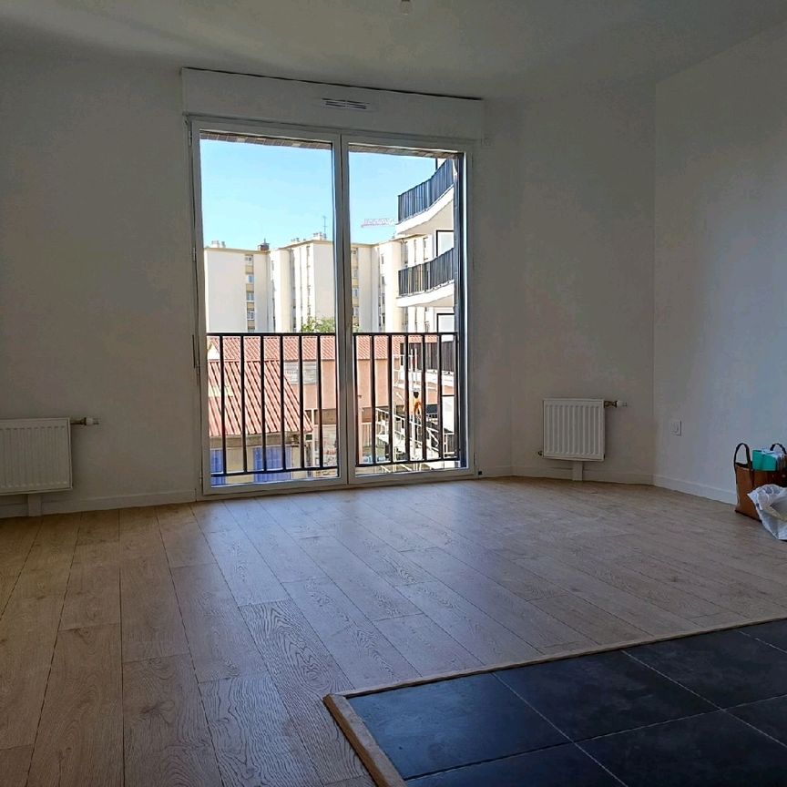 Location Appartement 2 pièces 40m² AUBERVILLIERS 93300 - Photo 1