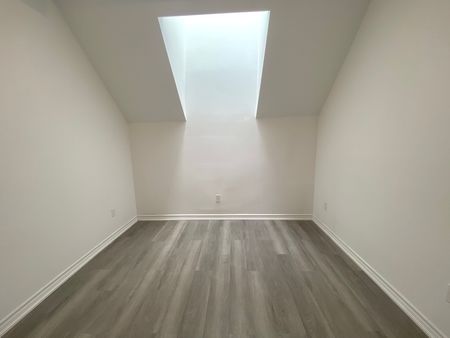 $1,799 / 2 br / 1.5 ba / 700 sqft 16 west ave S unit 113 - Photo 2
