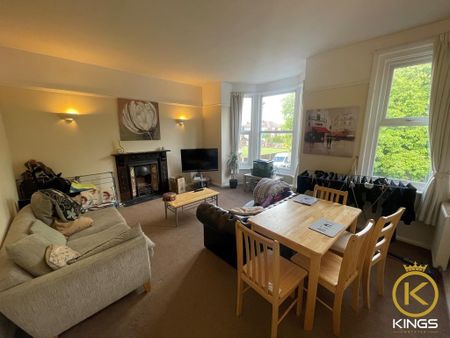 4 bedroom maisonette to rent - Photo 2