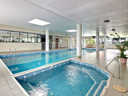 NEAR NEW HUGE 2 BEDROOM PLUS STUDY APARTMENT WITH HIGH CEILING AND VIEWS CLOSE TO UTS AND USYD - Photo 5