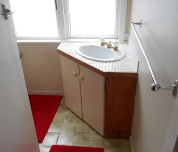 Birkdale, 2/25A Verbena Road - Photo 4