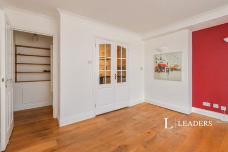 2 bedroom apartment to rent Burnaby Road, Bournemouth, Dorset, BH4 - Photo 2