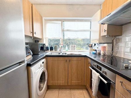 2 bedroom maisonette to rent - Photo 5