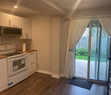 For Lease - 21 Nicholson Drive, Barrie, Ontario - Photo 3