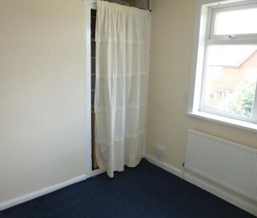 2 bedroom end of terrace house to rent - Photo 1