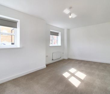 4 bedroom detached house to rent - Photo 1