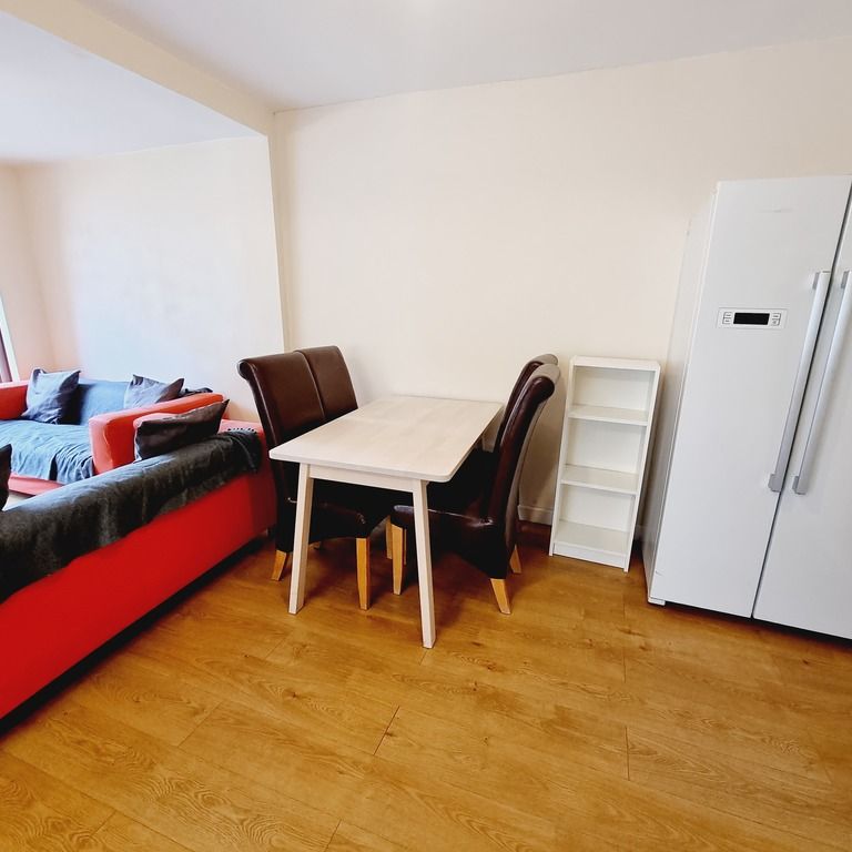 3 Bed Student Accommodation - Photo 1