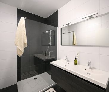 Lichtrijk appartement met terras in Borsbeek - Foto 2