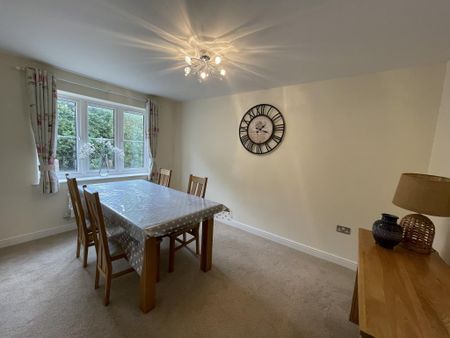 4 bedroom detached house to rent - Photo 3