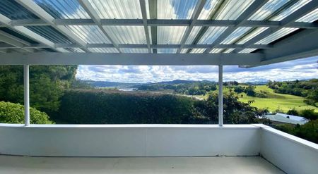 Bright harbour home - Photo 4