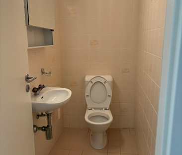 Bel appartement de ~100 m2 dans maison individuelle avec terrasse - Photo 5