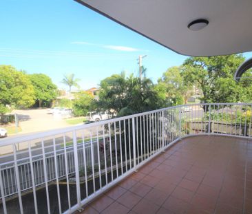 Live in the Heart of Mooloolaba! - Photo 4