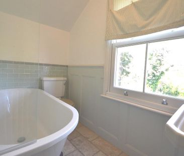 3 bedroom house - semi-detached - Photo 4