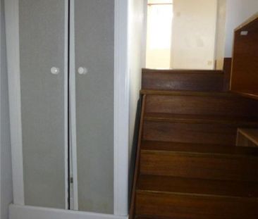 Pour visiter, appeler le 02.23.55.91.17 VITRE - Centre ville - Rue Poterie. Appartement T1 bi... - Photo 6