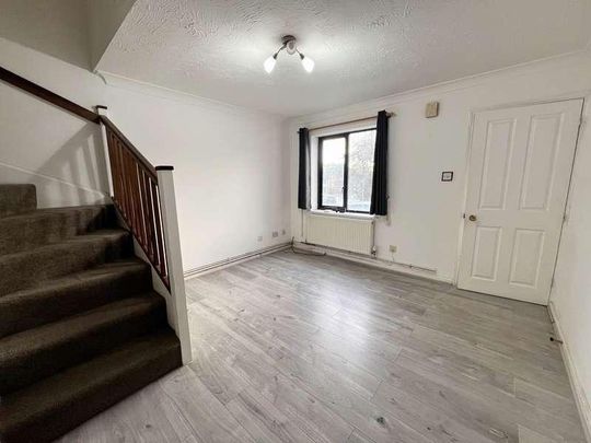 Lennox Green, Luton, LU2 - Photo 1