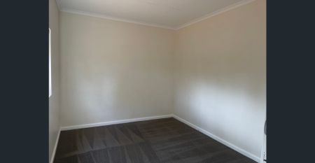 Neat and Tidy 4 bedroom home - Photo 3