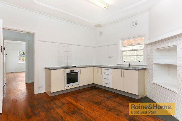 15 Loftus Street, Turrella, NSW 2205 - Photo 1