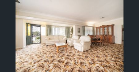 ACREAGE LIFESTYLE IN PRIME RABY LOCATION !!! - Photo 3