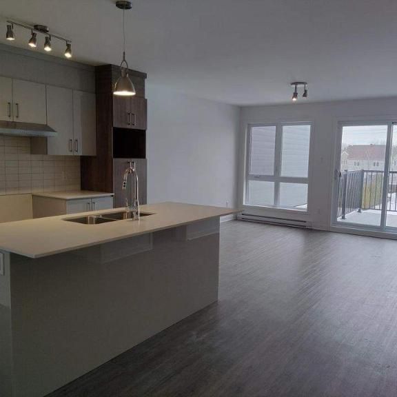 2 CH - 2 SDB - Laval - $2,150 /mo - Photo 1