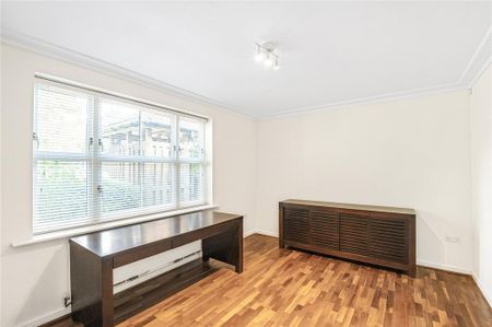 4 bedroom end of terrace house to rent - Photo 5