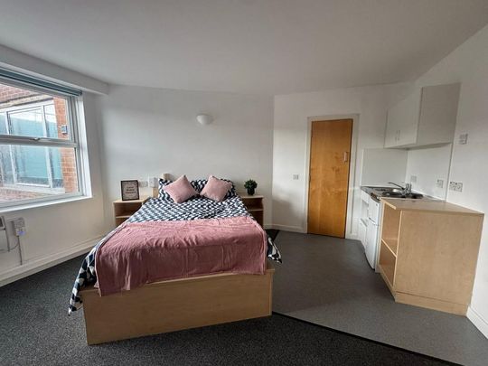 Studio to rent - Photo 1