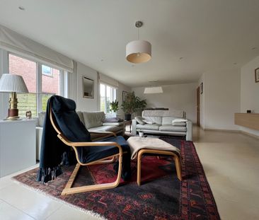 Ruime gezinswoning met zonnige tuin - Photo 1