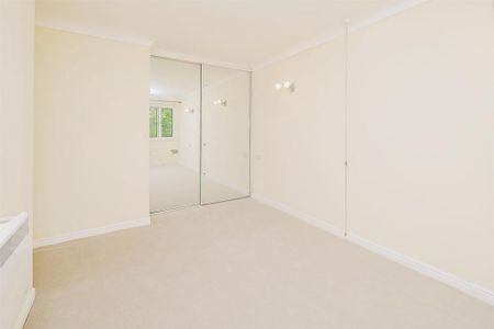 1 bedroom retirement property to rent - Photo 4