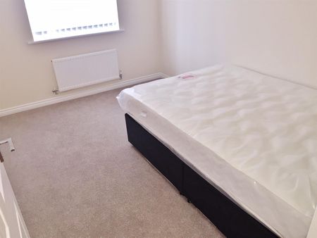 Anglian Way, NEW STOKE VILLAGE, Coventry, CV3 - Photo 3