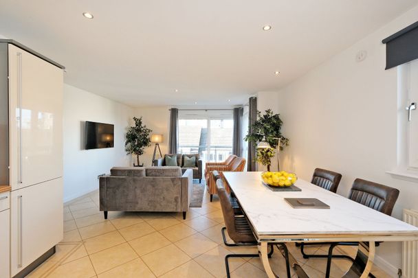 3 bedroom apartment to rent - Photo 1