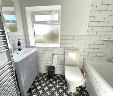 3 bedroom terraced house to rent - Photo 6