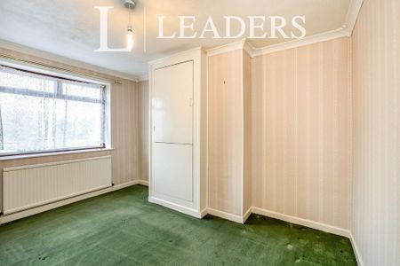 3 bedroom semi-detached house to rent - Photo 3