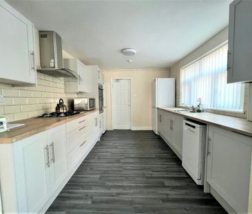 House share to rent on - Photo 3