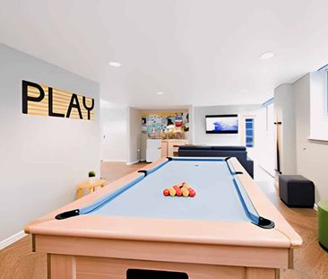 Large Standard Double Ensuite: Three Bed Flat - Photo 3