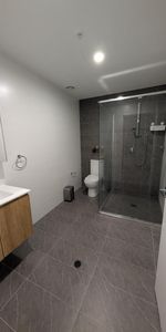 2 Bedroom 2 Bathroom Apartment - Photo 4