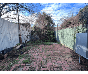 Charming Single-Fronted Brick Terrace - Photo 4