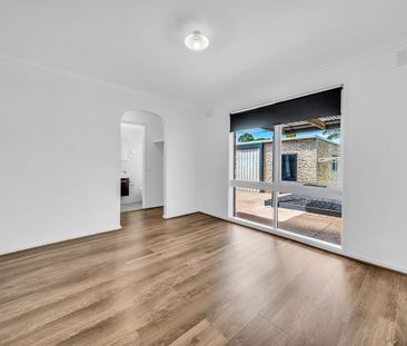 Renovated, Low-Maintenance Family Home in Prime Hoppers Crossing Lo... - Photo 2