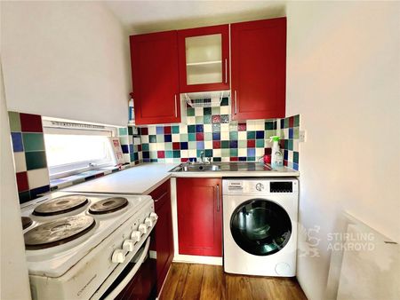 Colburn Crescent, Guildford, Surrey, GU4 7YZ - Photo 3