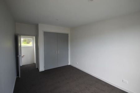 Modern 4BR Townhouse in Mount Cook - Photo 4